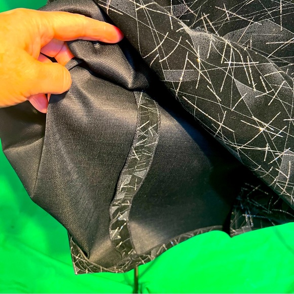 M Black Skirt with Sparkly Ornament Elegant Back Zipper with Button, A-style - Picture 10 of 10